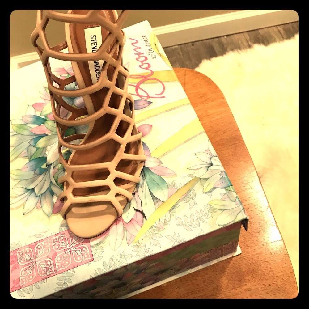 Strappy sandal